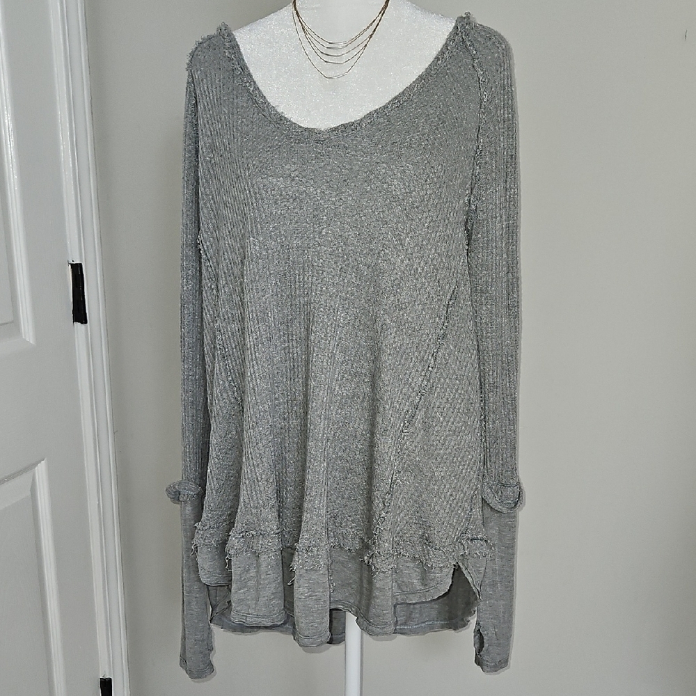 Free People We the Free Laguna Waffle Knit Gray Raw Hem Boho Oversized Top Small - Picture 4 of 11